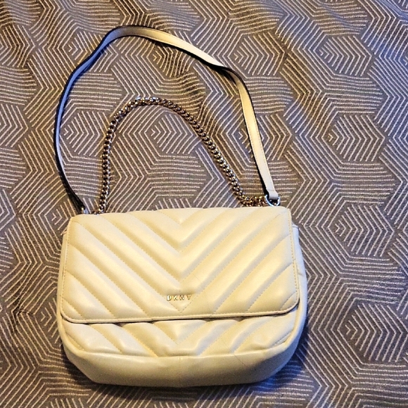 Dkny Handbags - DKNY Elegant Cream Quilted Shoulder Bag